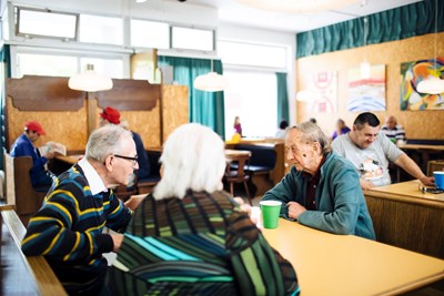 Winterhilfe: Hilfsgüter für Obdachlose in Linz und Wels