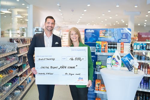 P&G Spendenaktion für das Caritas Projekt Käfig League bei dm